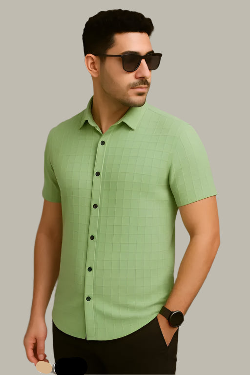 Side profile of men’s designer shirt – tailored fit with trendy finish