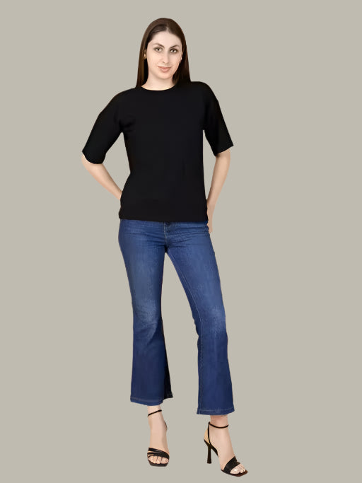 Model wearing women’s round neck T-shirt – ideal for casual and smart-casual outfits